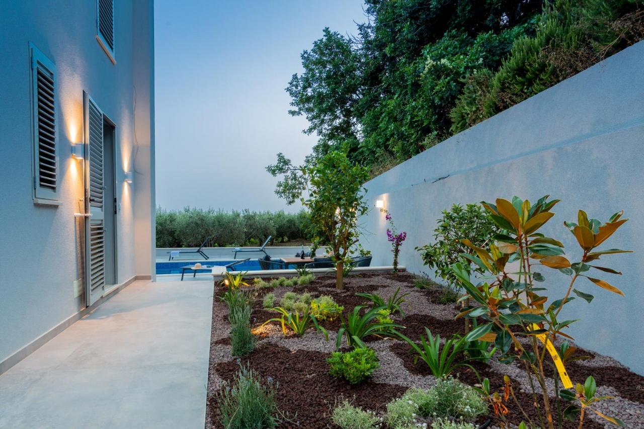 Seaside Elegance Suites Komiža Εξωτερικό φωτογραφία