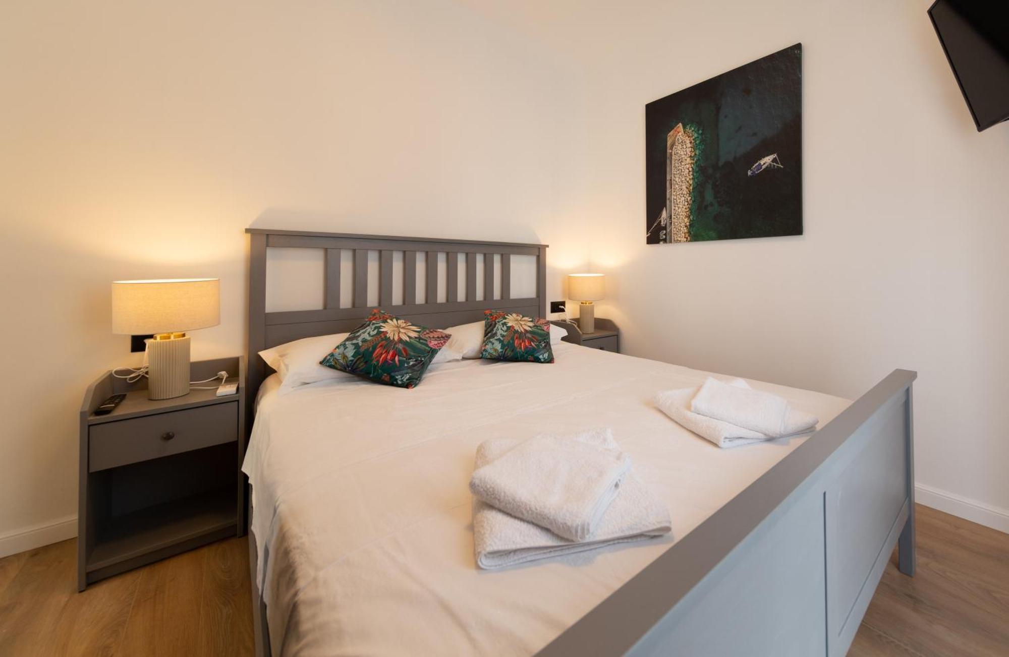 Seaside Elegance Suites Komiža Εξωτερικό φωτογραφία
